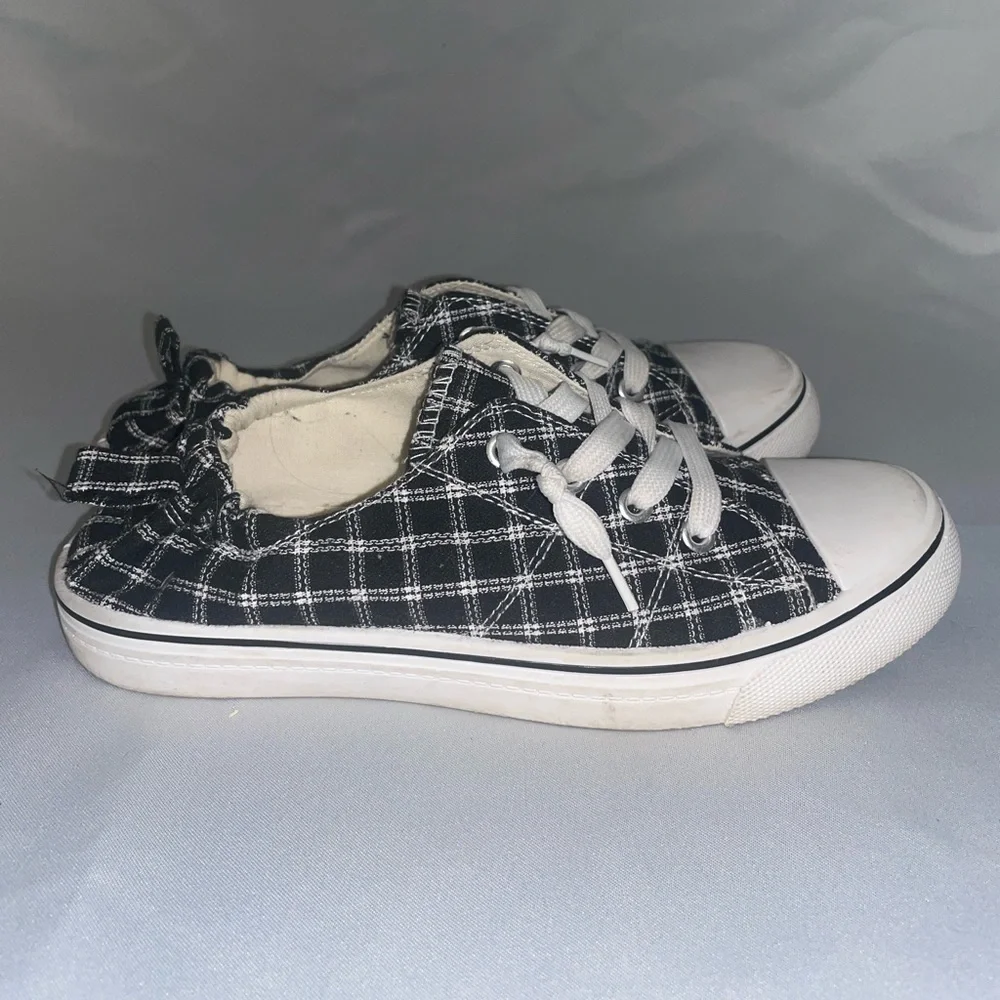 Plaid converse style sneakers - Picture 3 of 7